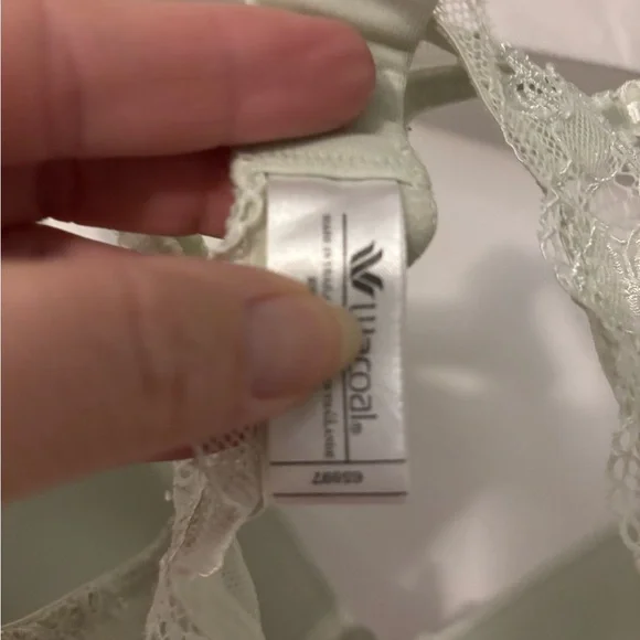 Wacoal Petite Embrace Lace Push-Up Bra, Sz 36A - Picture 5 of 5